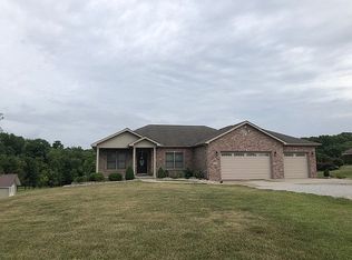 3593 Boomerang Dr, Marine, IL 62061