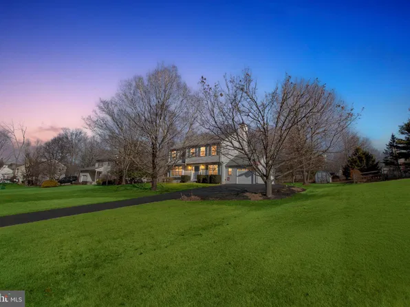 105 Mapleleaf Ln, Pottstown, PA 19464