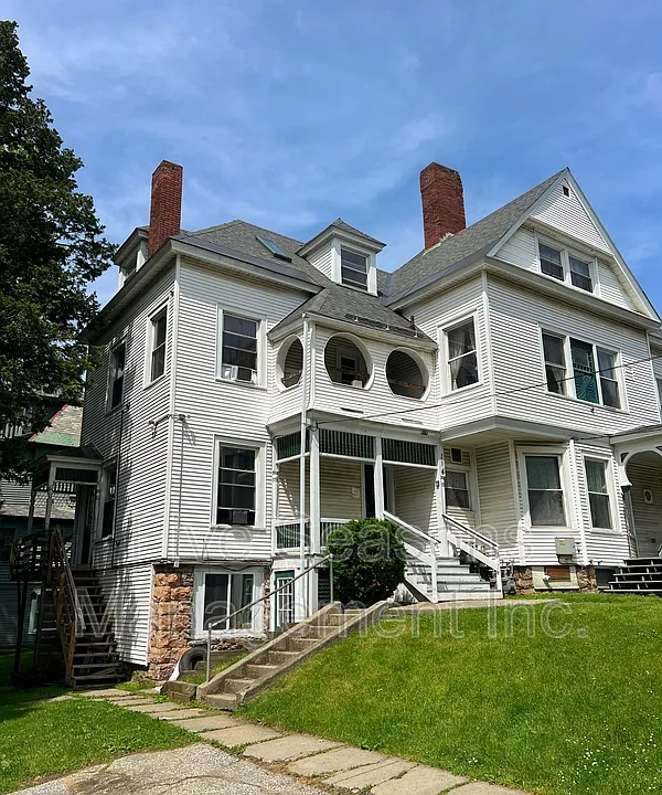 134 Buell St #2