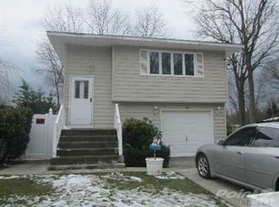 10 Oak St, Port Jefferson Station, NY 11776