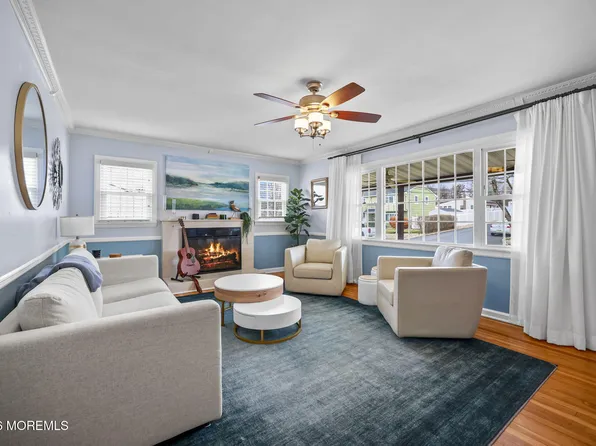 350 East Road, Belford, NJ 07718