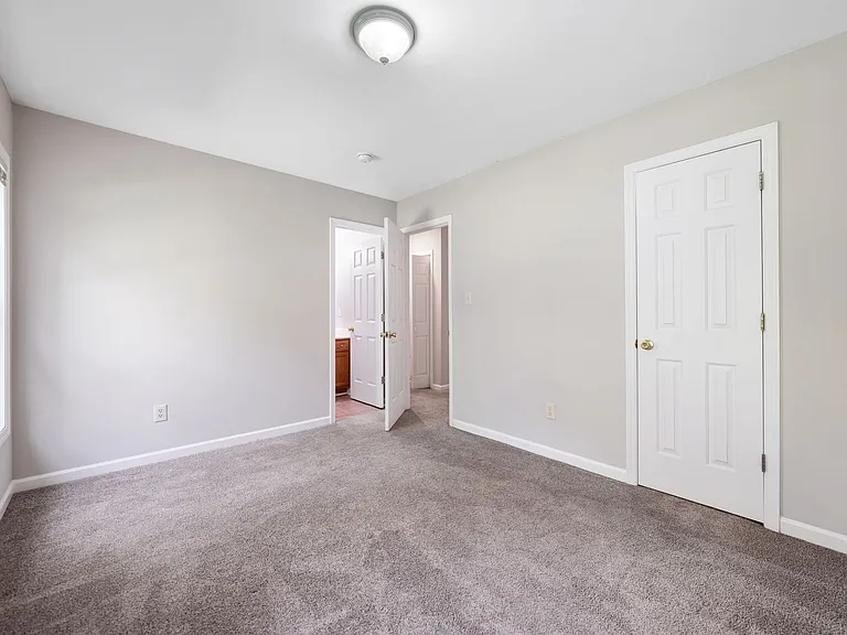 2306 N Oak Ridge Blvd — Photo 12