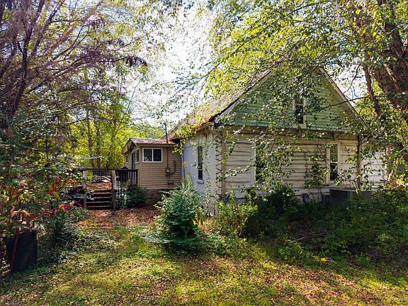 4th image of 26 Elm Ln