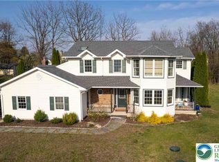 766 S Dogwood Rd, Walnutport, PA 18088