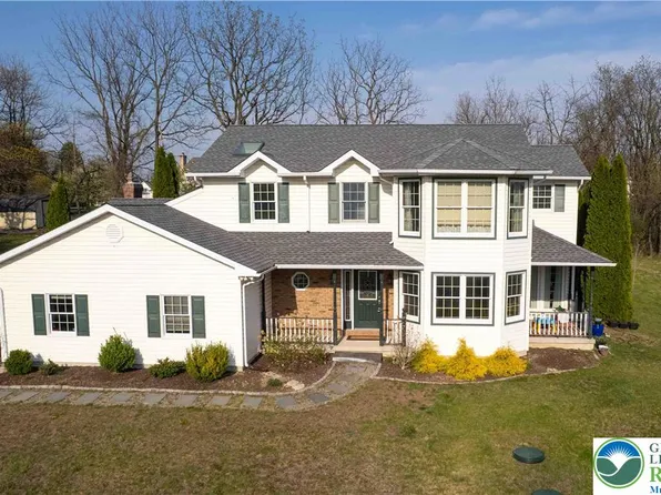 766 S Dogwood Rd, Walnutport, PA 18088