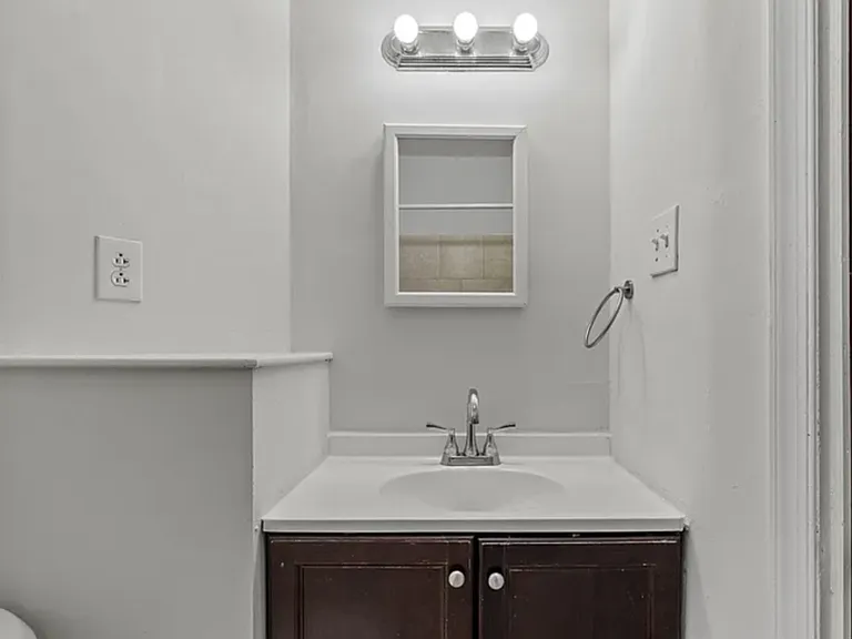 1511 S Hollywood St — Photo 13