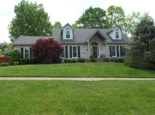 8316 Lacevine Rd, Louisville, KY 40220