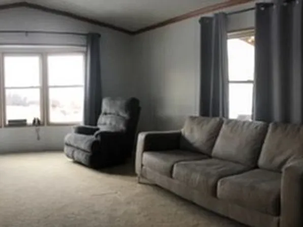 10 Cooney Trailer Park Ln, Roberts, MT 59070