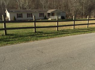 2082 Culp Crk, Argillite, KY 41121