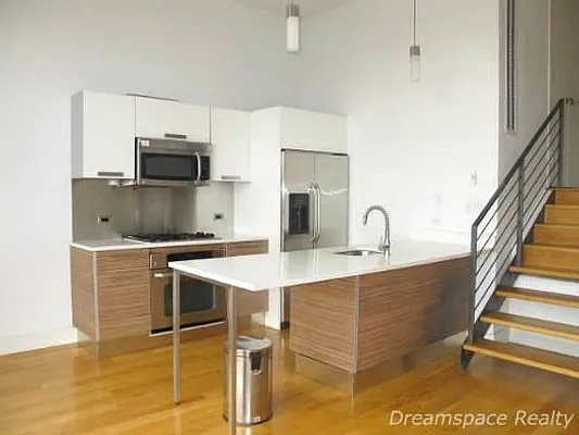Rented by Dream Space Realty | media 27