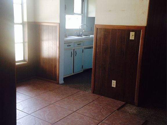 3rd image of 313 Granada Ct