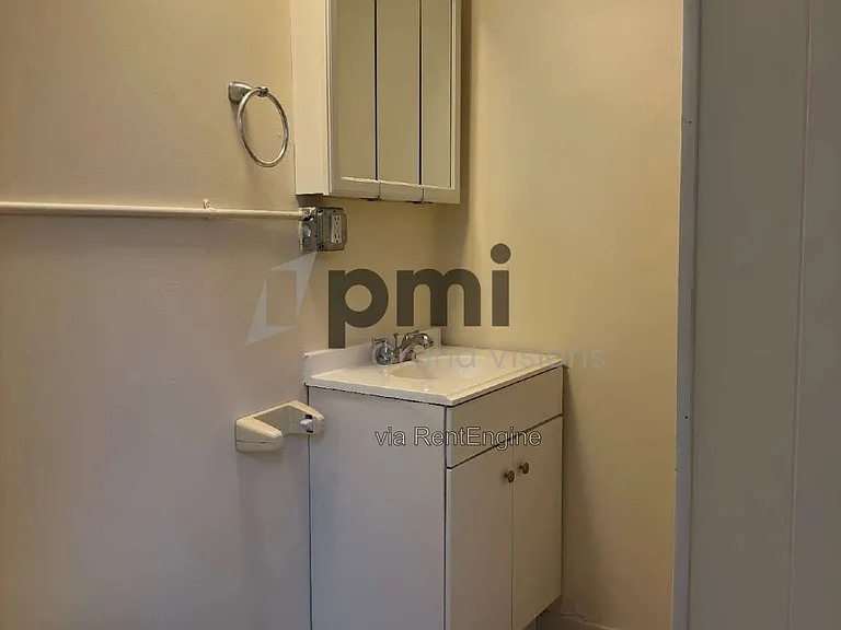 601 1/2 Monroe Ave #14 — Photo 5