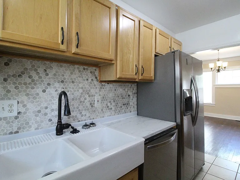 1412 W 51st Street — Photo 10