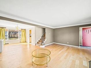 21516 Halworth Rd, Shaker Heights, OH 44122