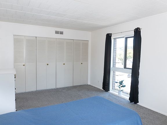 3rd image of 420 N Chestnut St APT 506