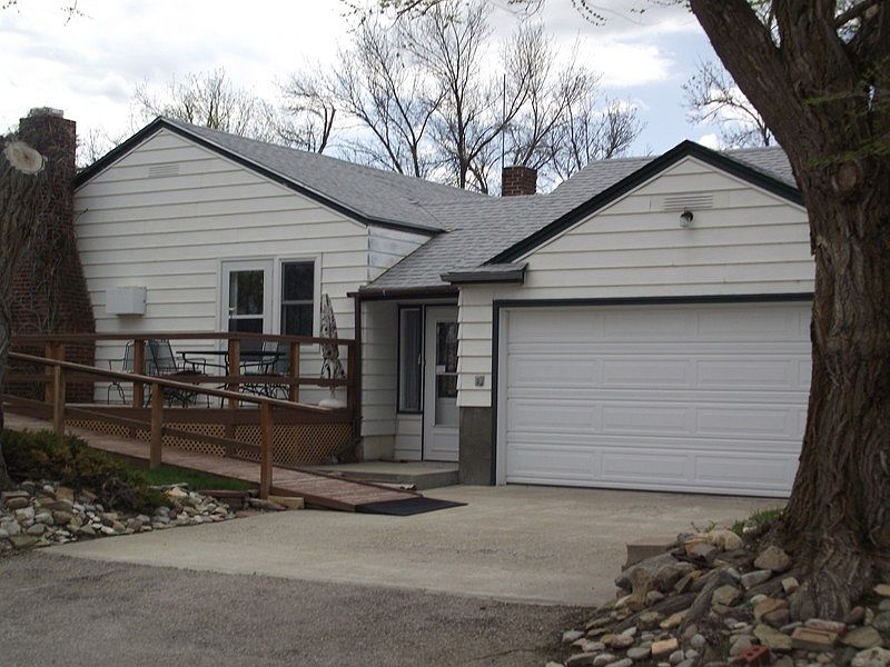2nd image of 509 1st St SE