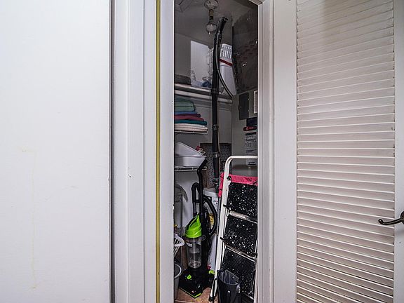 4th image of 4836 NE 23rd Ave APT 25