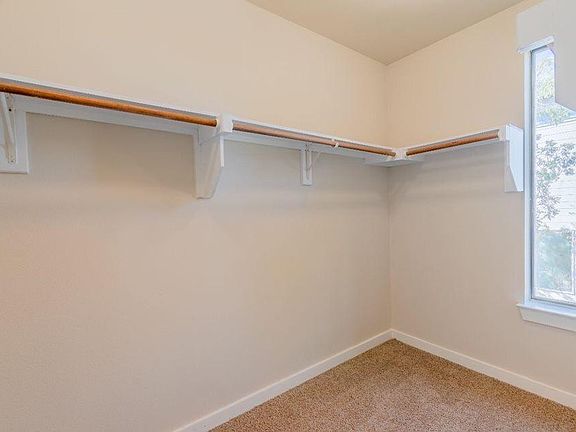 5th image of 3009 Hawthorne Ave