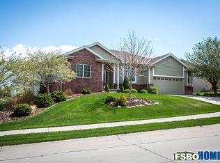10209 Spyglass Dr, Omaha, NE 68136