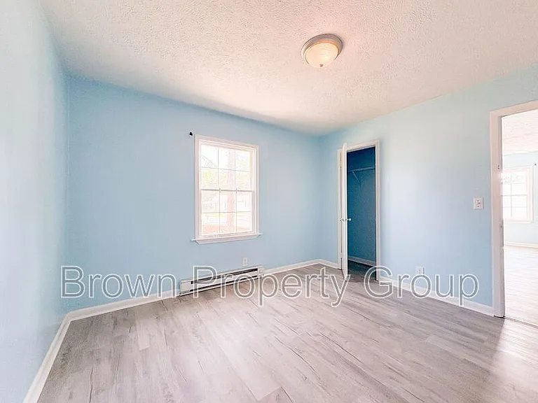 1547 Center St — Photo 8