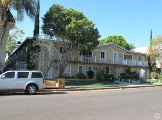 18646 Collins St APT 26, Tarzana, CA 91356