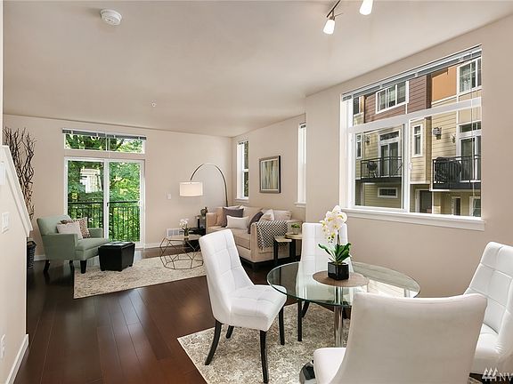 3rd image of 2209 NW Moraine Pl