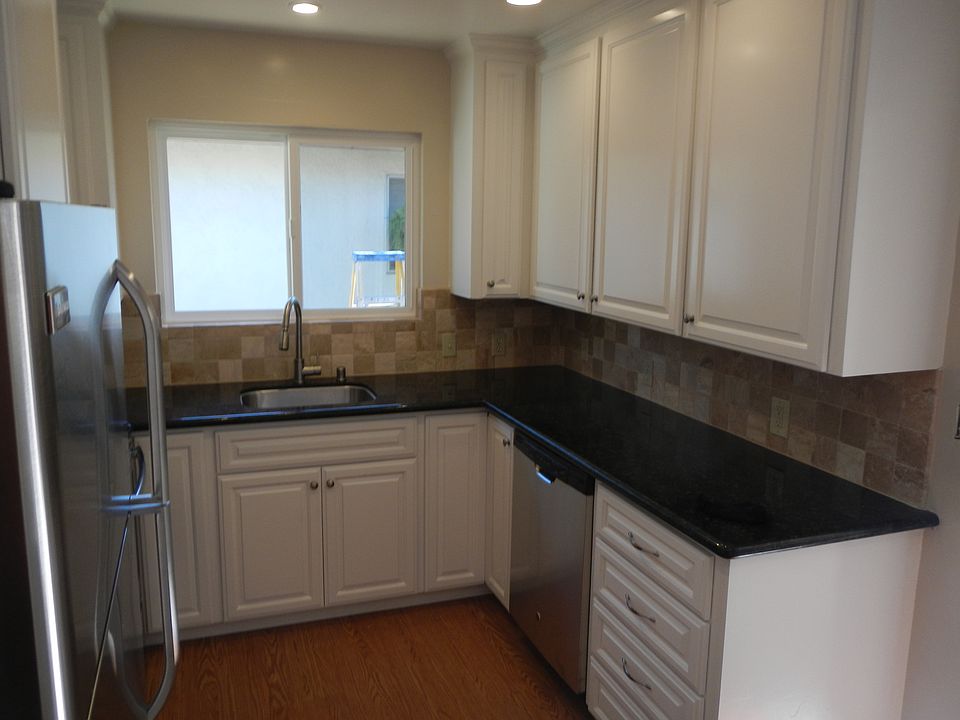 Kitchen granite counters