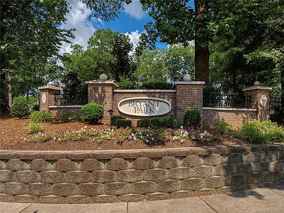 2nd image of 1909 Fleetwood Dr #94