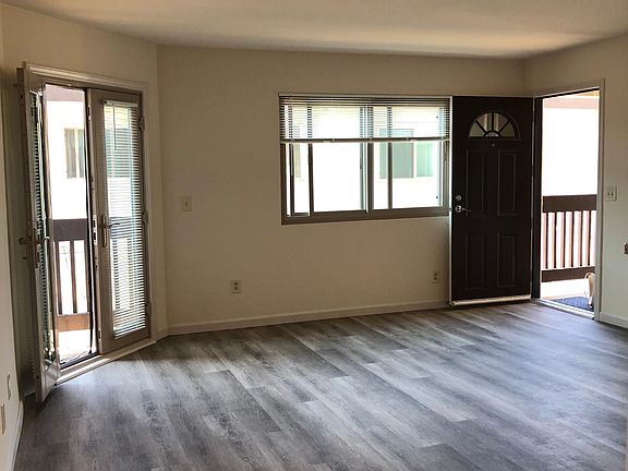 4th image of 4467 Valeta St