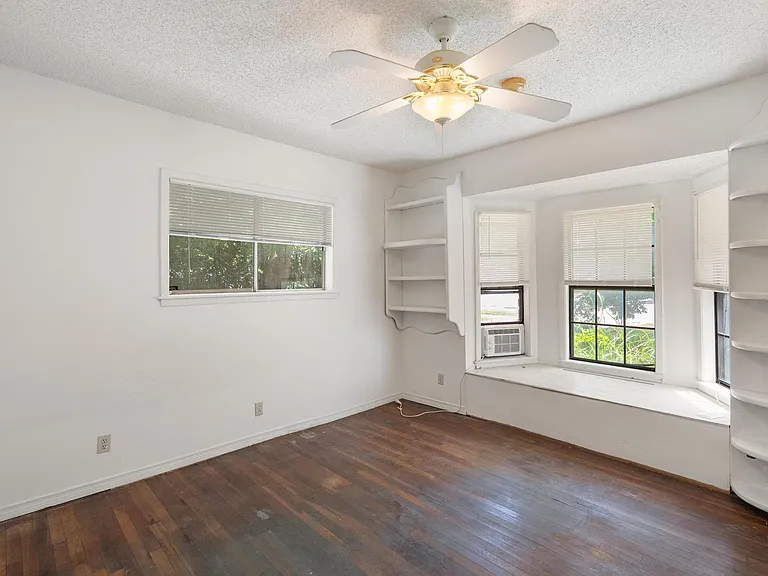 4616 E Cesar Chavez St — Photo 21