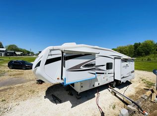 988 Wc Pickett Rd, Clifton, TN 38425