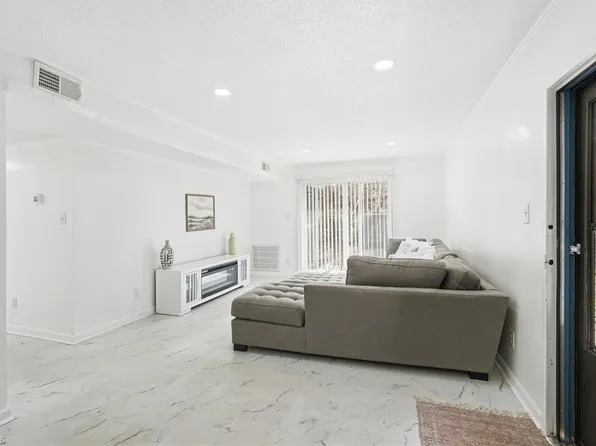 2624 Randleman Rd APT C, Greensboro, NC 27406