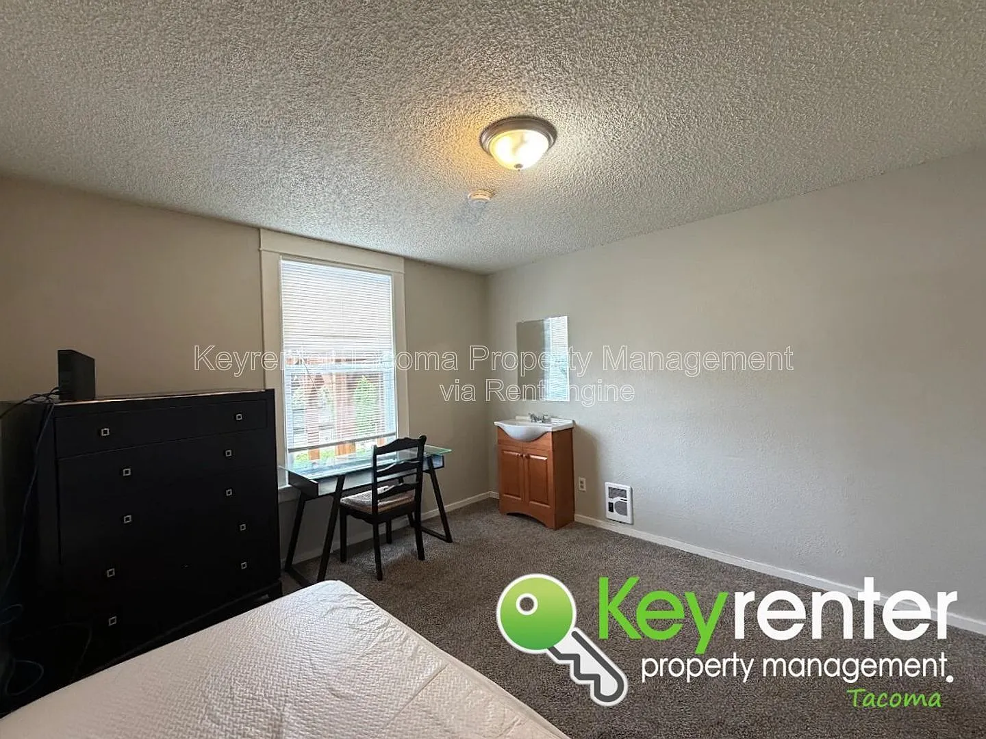 1 bed, 1.0 bath, $700 — Photo 2