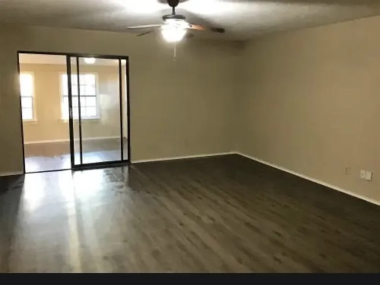 5414 Discovery St E — Photo 2