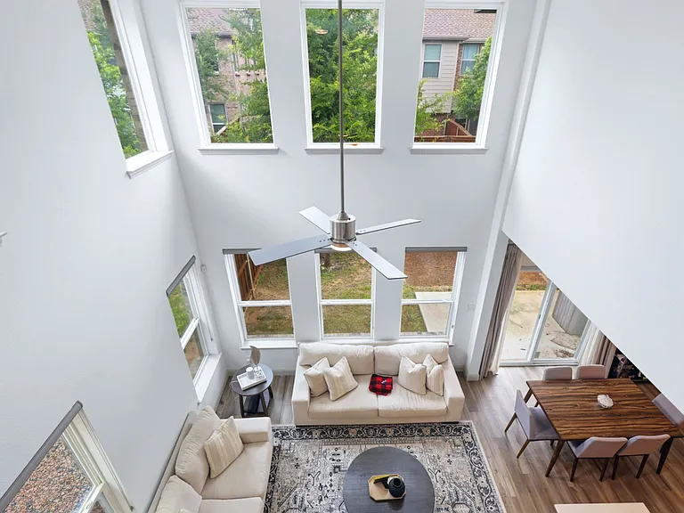 1004 Mikaela Dr — Photo 15