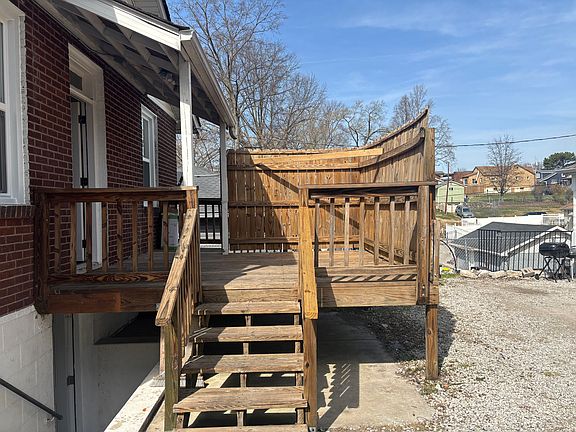 2nd image of 353 Horn Ave #Fr