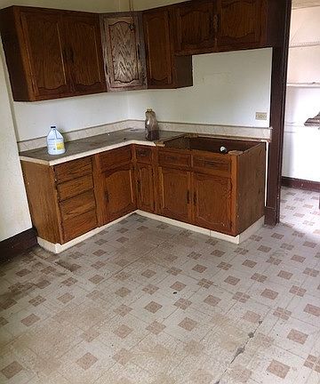 3rd image of 1619 S Central Park Ave