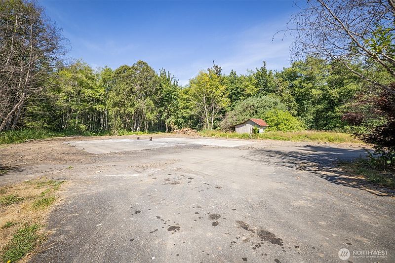 4th image of 92 Gossett Road
