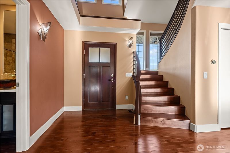 4th image of 603 Brook Ct