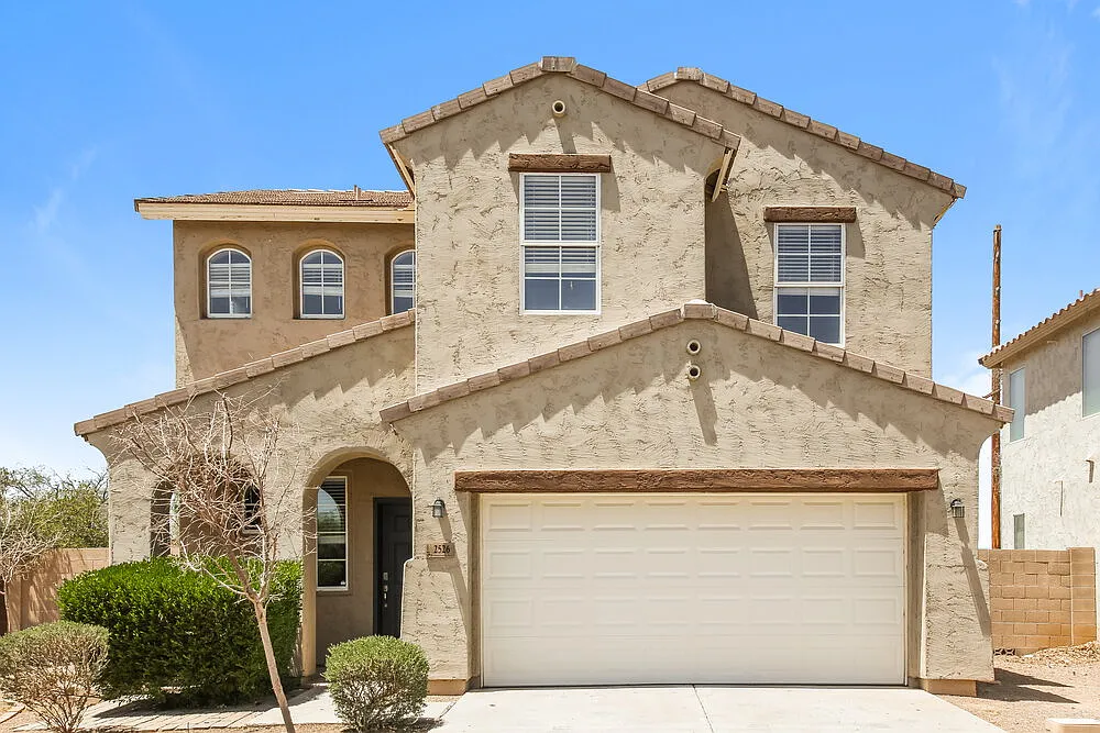 3 bed, 2.5 bath, 1634 sqft, $1,995 — Photo 1
