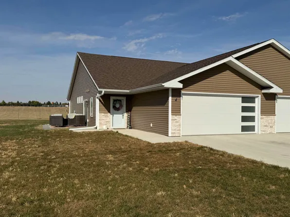1821 W 6th St #4, Storm Lake, IA 50588