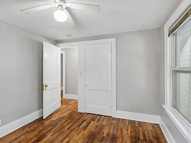 1210 W Barnes Ave — Photo 14