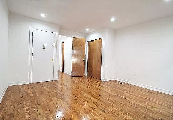 2nd image of 594 Morris Ave APT 1