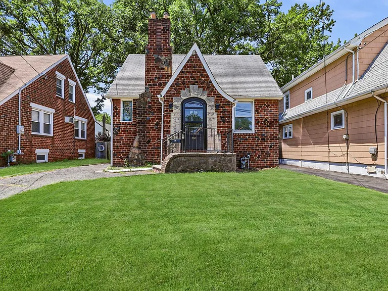 712 Sheridan Ave — Photo 22