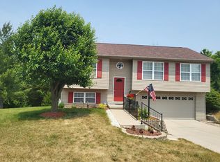 171 Hardwood Ridge Dr, Lawrenceburg, IN 47025