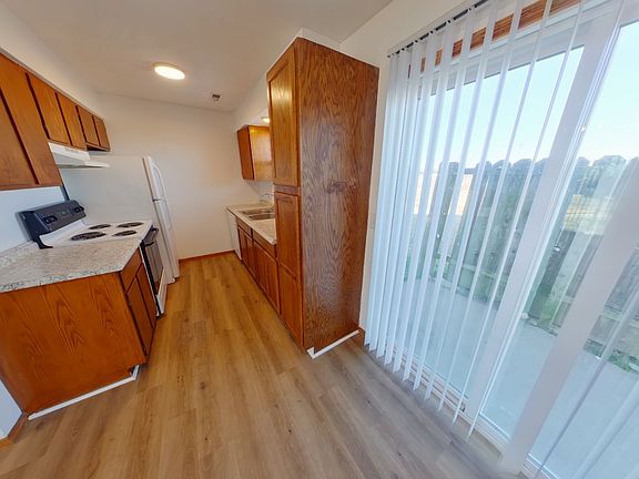 3rd image of 3960 N Garland Cir APT 2