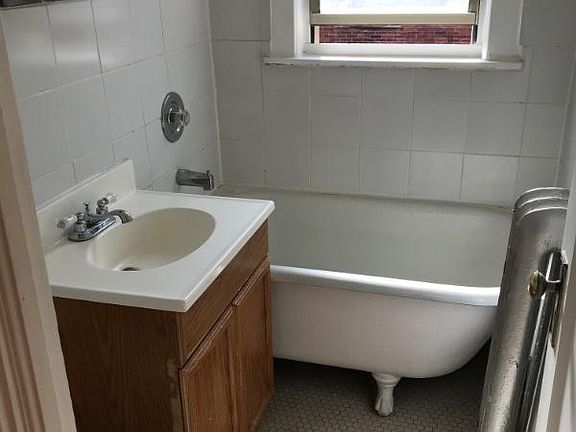 4th image of 3259 W Wrightwood Ave APT 3h