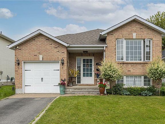 2nd image of 1319 Thornwood Cres