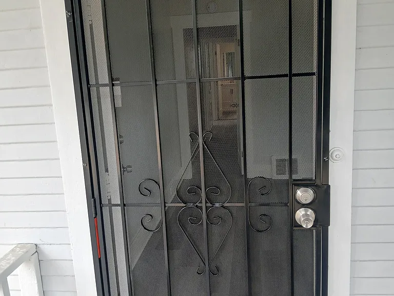 544 N Mentor Ave — Photo 13