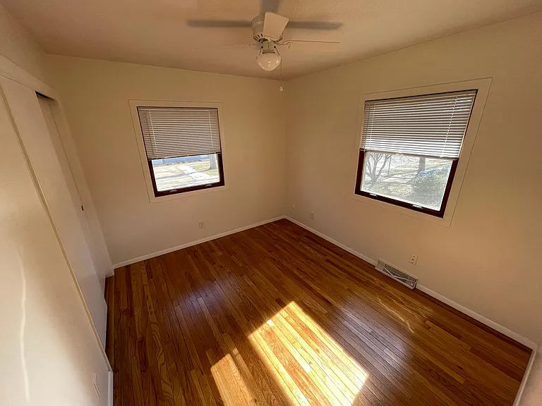 2904 Greenway Dr — Photo 7
